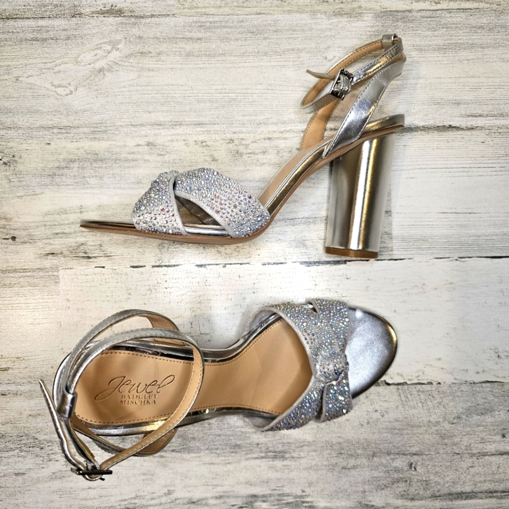 Jewel by Badgley Mischka Nicoline Evening Sandals- Silver Metallic Chrome US 10